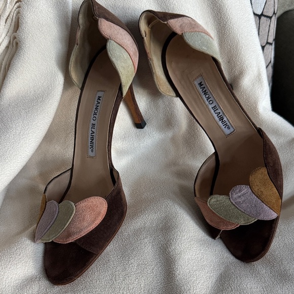 Manolo Blahnik Brown and Tan Open-Toe Heels - Picture 3 of 3